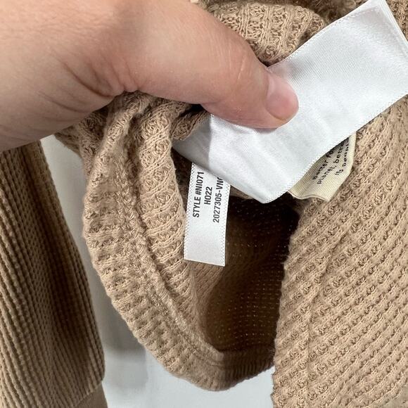 Madewell Waffle Knit V-Neck Long-Sleeve Sweater in Toasted Sesame - Picture 7 of 7